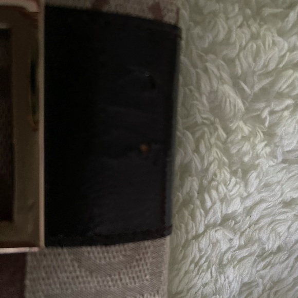 New Liz Claibourne Wallet - Picture 5 of 5